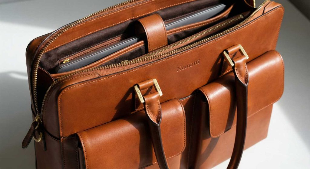 Nemotti marka çok gözlü şık çanta modelinin detay görseli